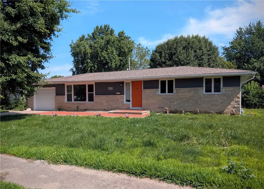 904 Bell Avenue, Mattoon, IL 61938 - #1