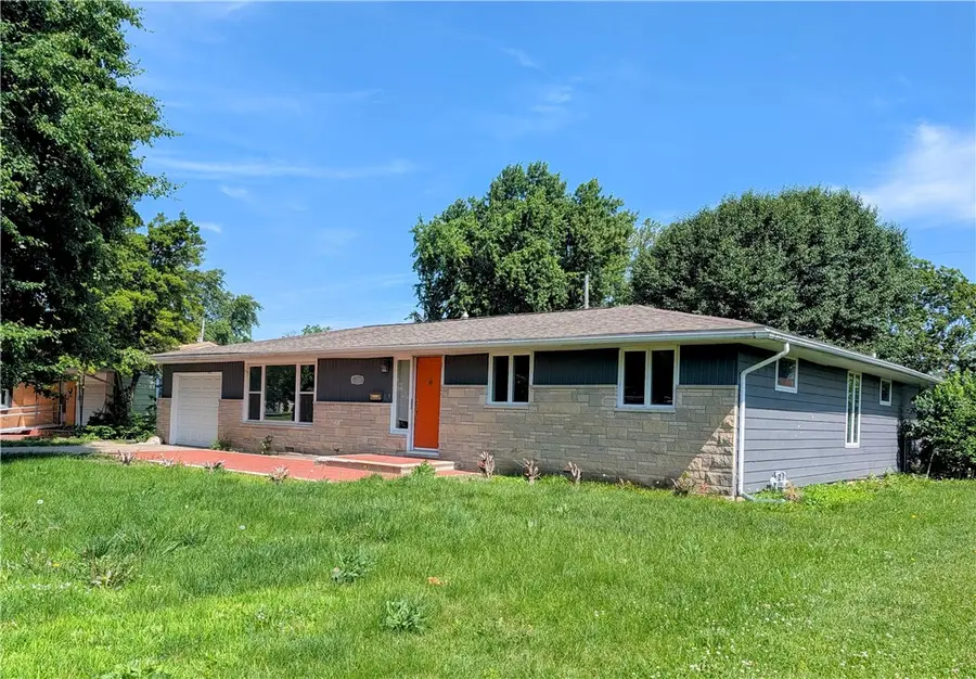 904 Bell Avenue, Mattoon, IL 61938 - #2