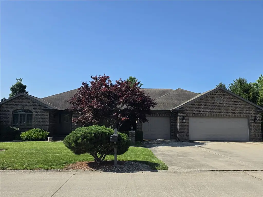 1 Chad Avenue, Sullivan, IL 61951 - #1