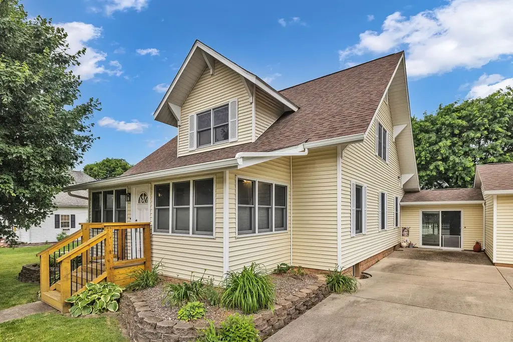 414 N Saint John Street, Bethany, IL 61914 - #1