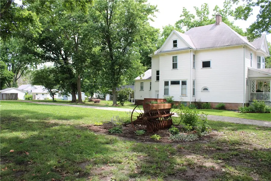 811 W North 1st Street, Shelbyville, IL 62565 - #2