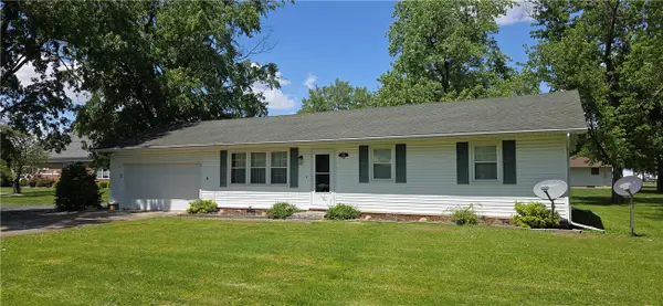 104 E Harrison Street, Sigel, IL 62462