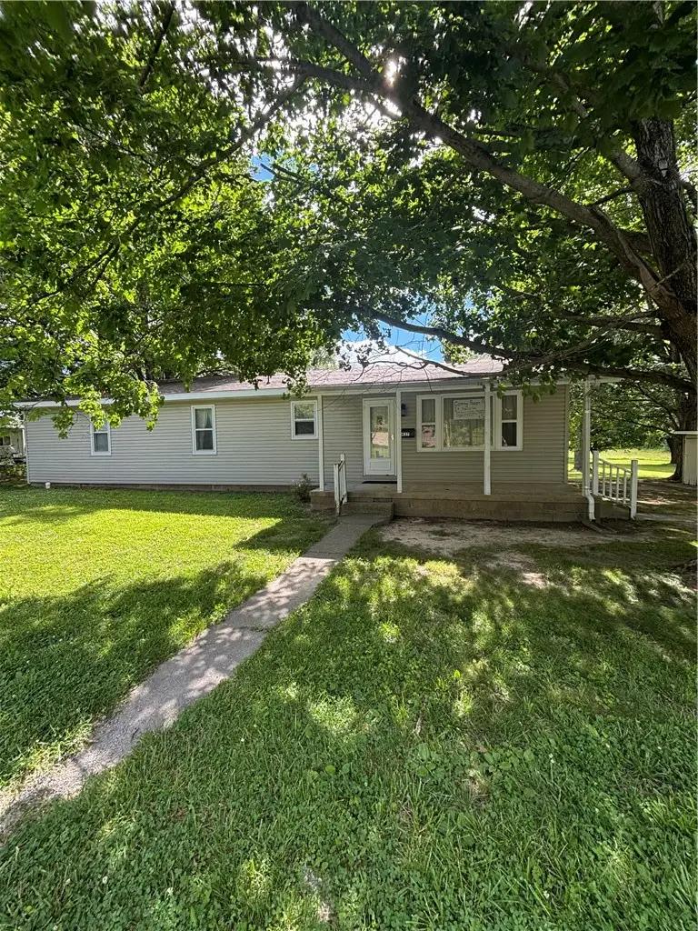 437 N Columbia Street, Greenup, IL 62428 - #1