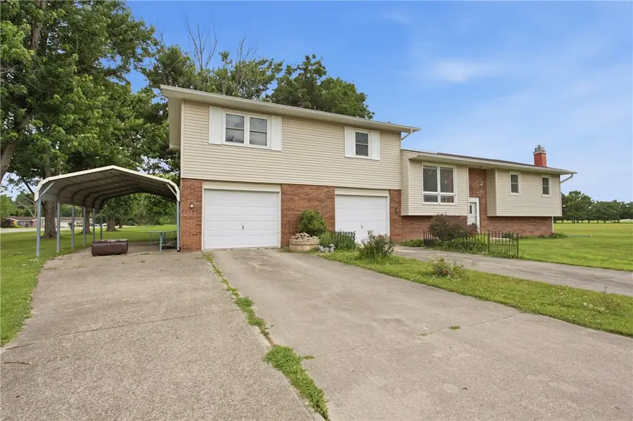 15115 N Nazarene Road, Effingham, IL 62401 - #2