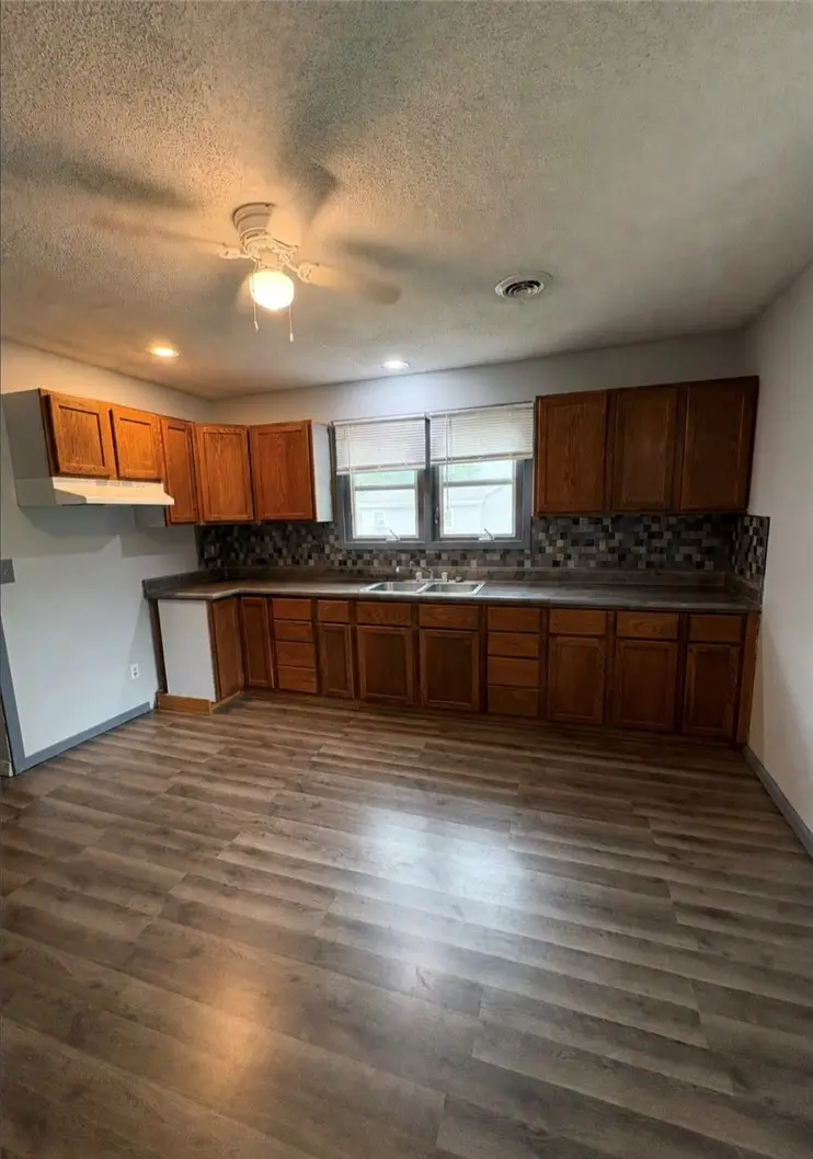 416 Clay Street, Paris, IL 61944 - #2
