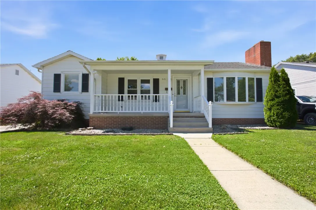 515 E Grove Avenue, Effingham, IL 62401 - #1
