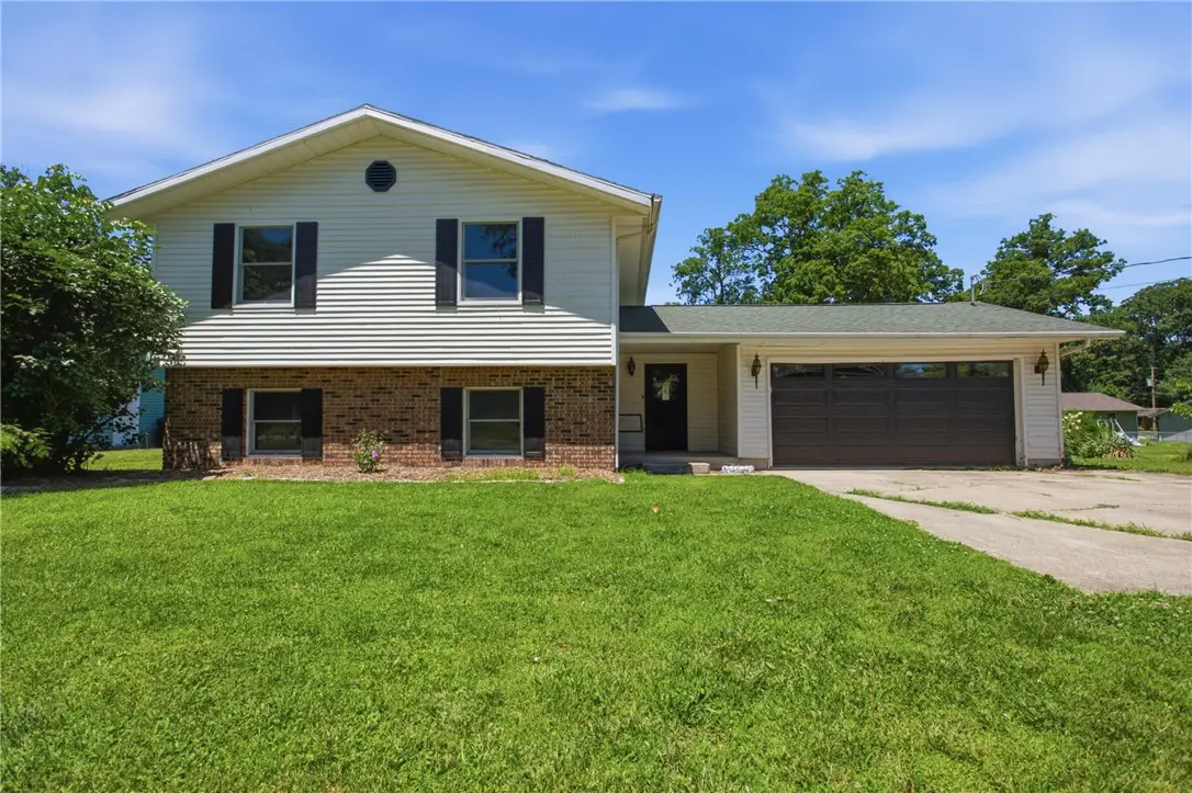 18126 E 1535th Avenue, Teutopolis, IL 62467 - #1