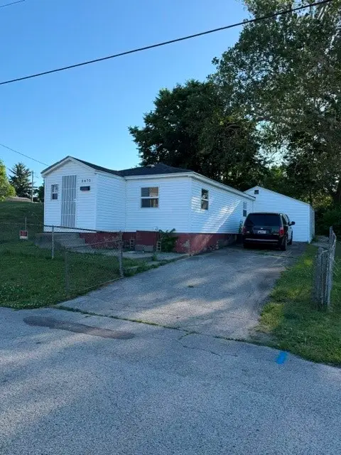 2475 N Rosedale Avenue, Decatur, IL 62526