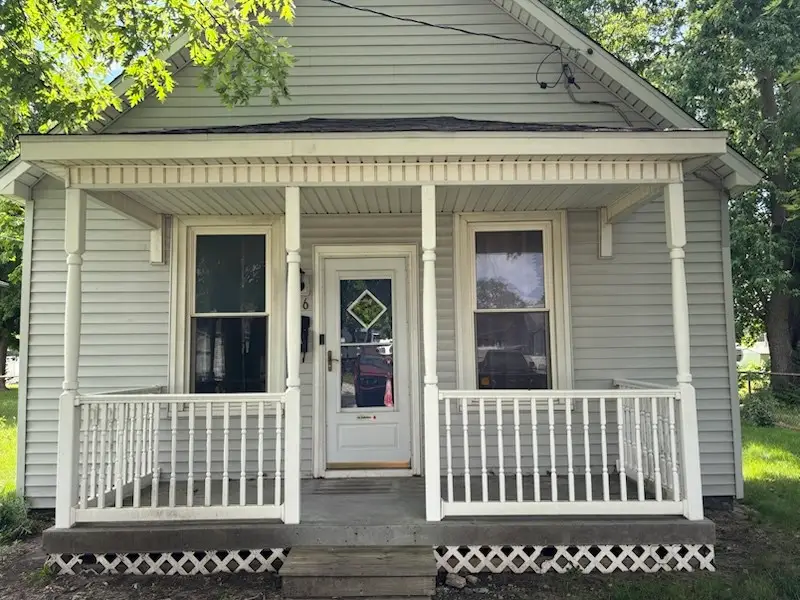 616 21st Street, Mattoon, IL 61938 - #2