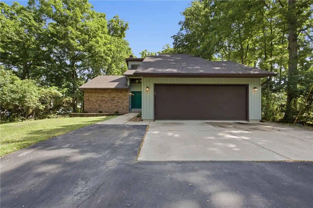 8838 E Chinquapin Avenue, Effingham, IL 62401 - #1