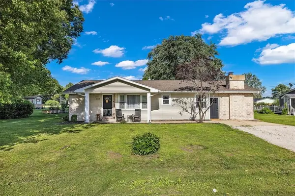 904 S Washington Street, Sullivan, IL 61951