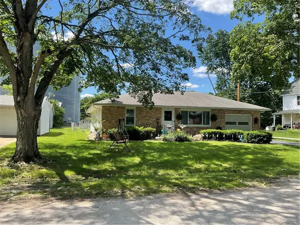 217 Madison Street, Moweaqua, IL 62550