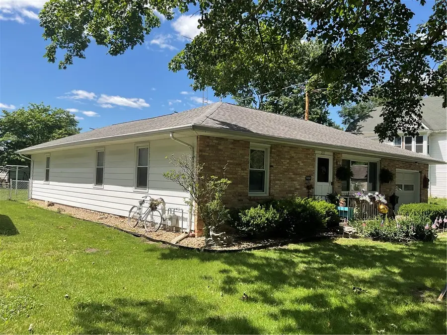 217 Madison Street, Moweaqua, IL 62550 - #3