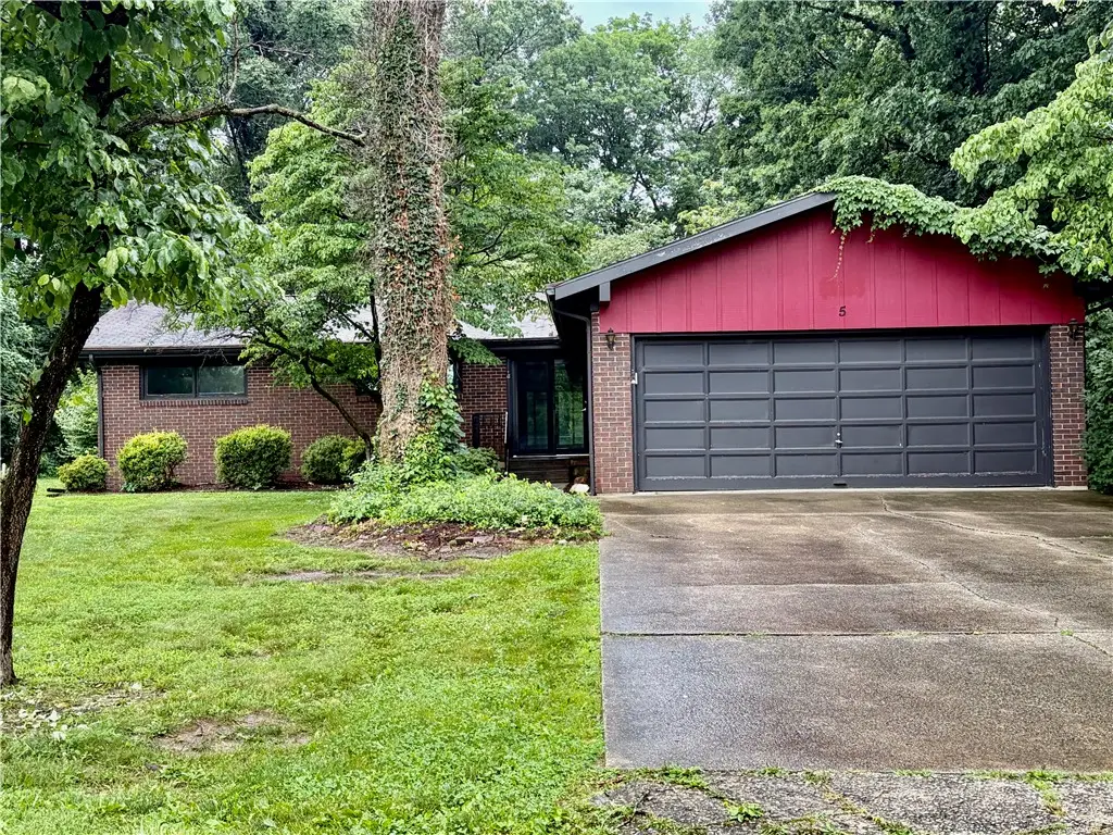 5 Woodland Drive, Effingham, IL 62401 - #1