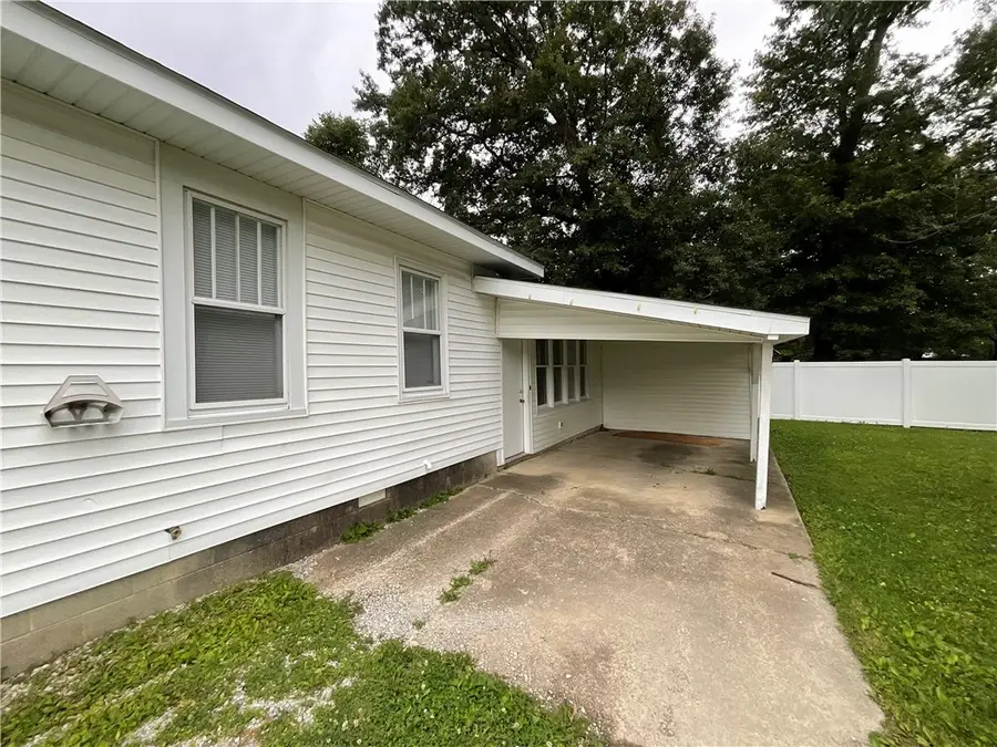 2400 N Raney Street, Effingham, IL 62401 - #3