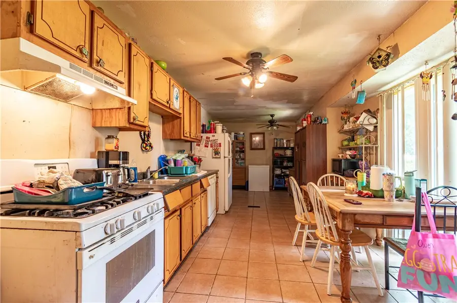 1947 Sir Richard Court, Decatur, IL 62526 - #3