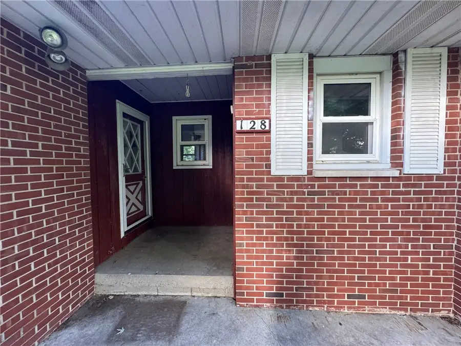 128 Woodlawn Drive, Chrisman, IL 61924 - #2
