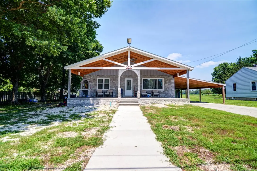 152 E Broadway Street, Argenta, IL 62501 - #1