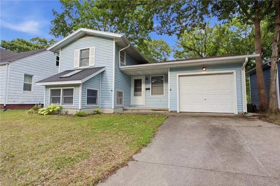 902 S 4th Street, Effingham, IL 62401 - #2