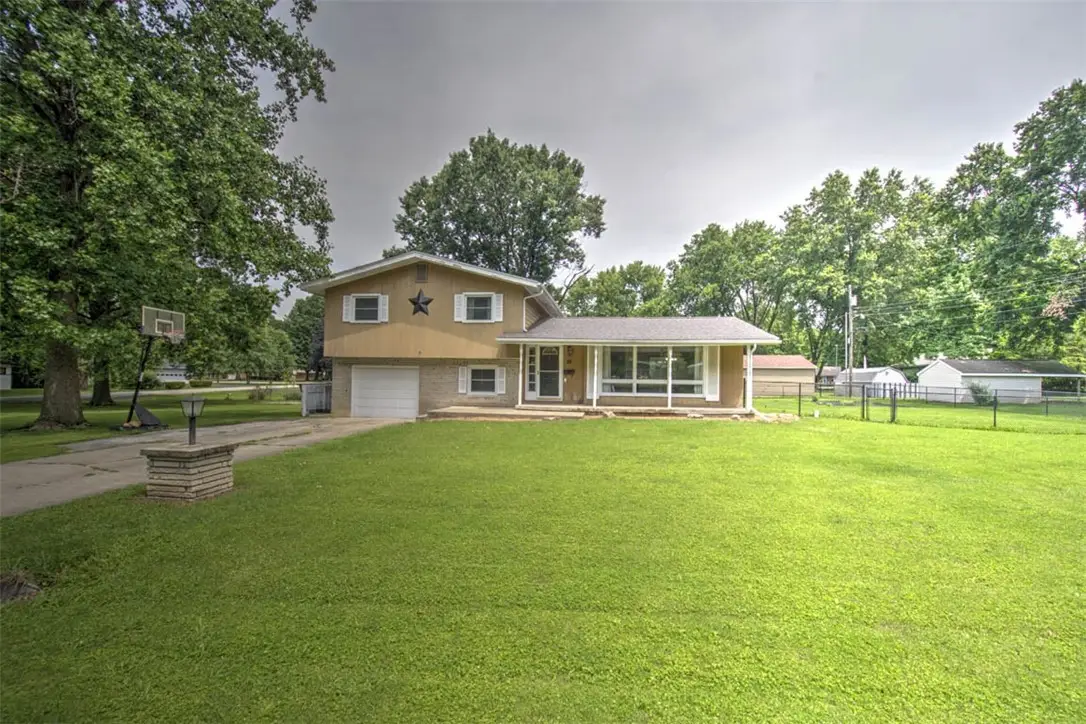 76 Valley Drive, Decatur, IL 62526 - #1