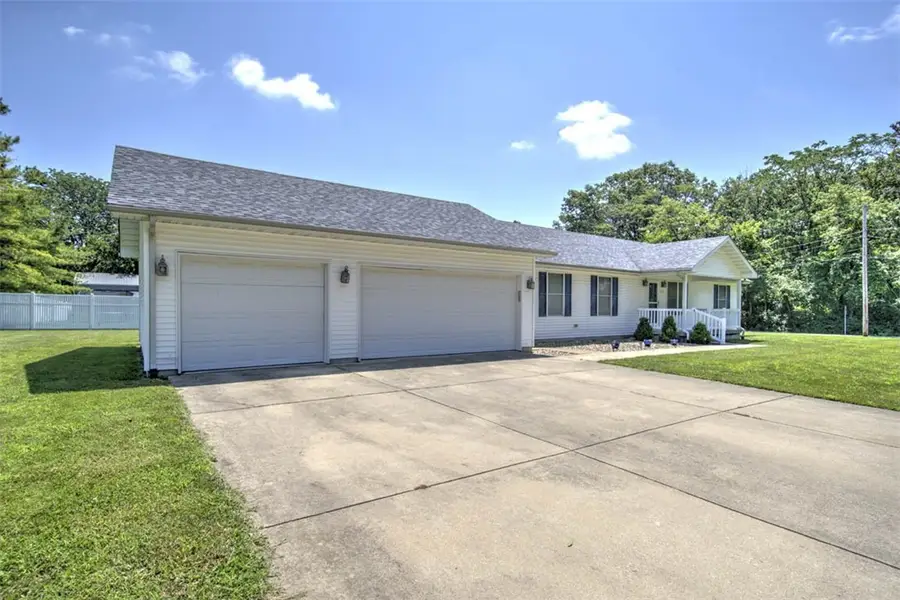 510 N Lakeshore Drive, Decatur, IL 62521 - #2