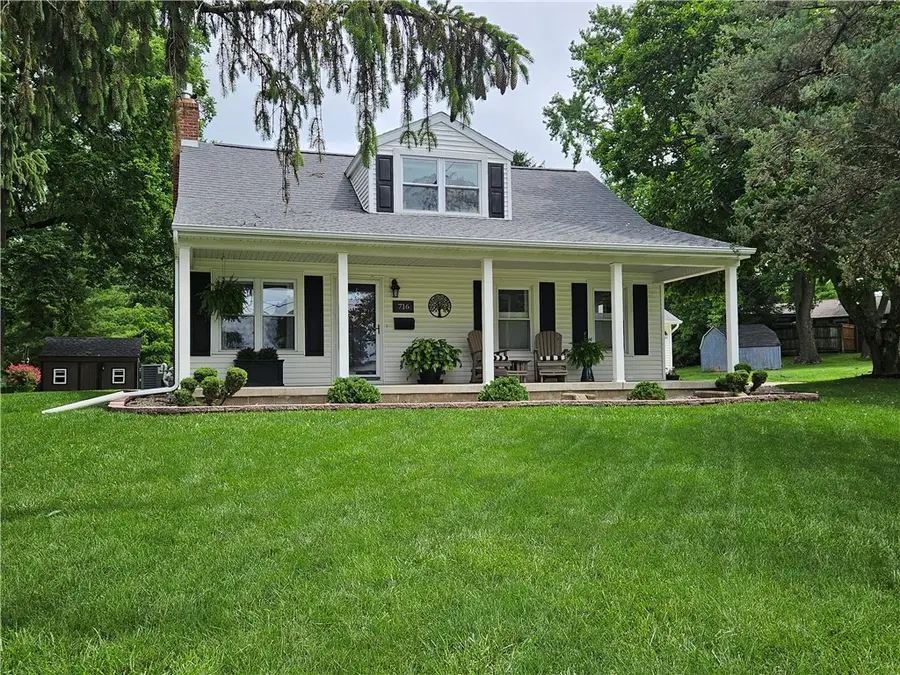 716 E Jackson Street, Sullivan, IL 61951 - #3