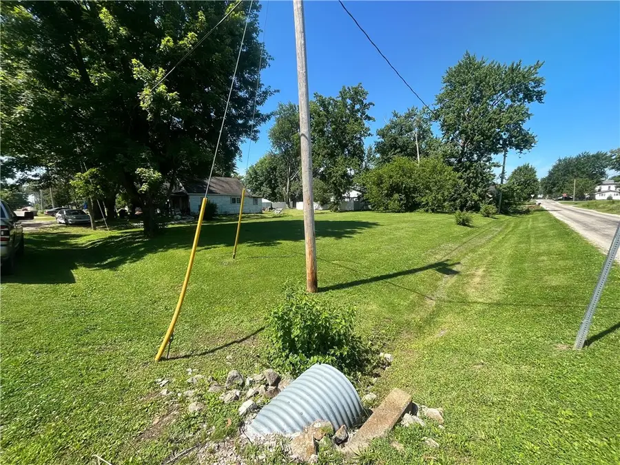 899 E Cherry Street, Marshall, IL 62441 - #3