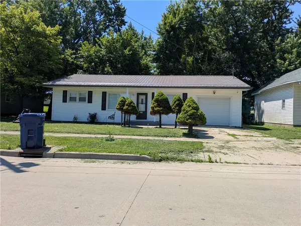404 E Madison Street, Paris, IL 61944