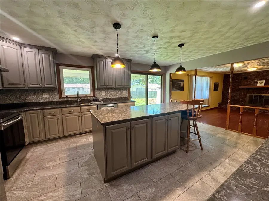 405 Price Avenue, Mattoon, IL 61938 - #3