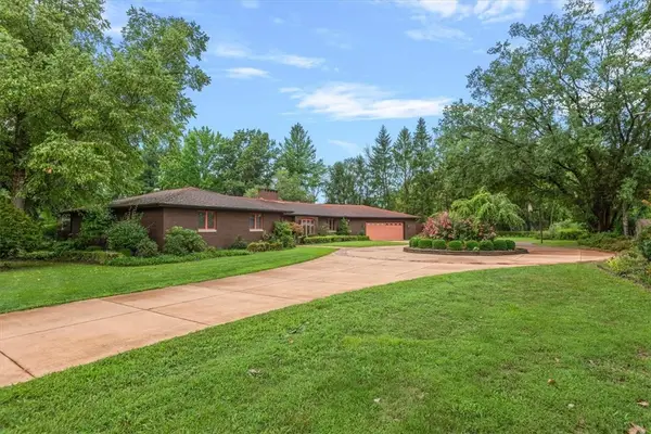 907 S Chestnut Street, Pana, IL 62557