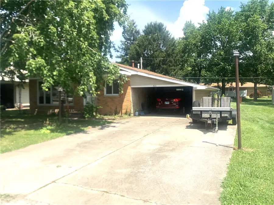 804 E 7th Street, Pana, IL 62557 - #2