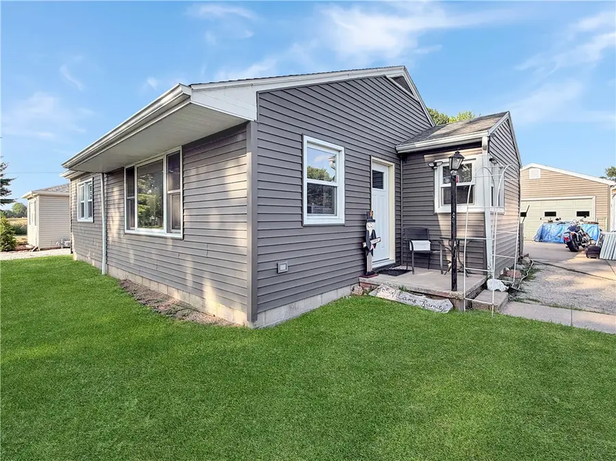 817 Charles Street, Shelbyville, IL 62565 - #3
