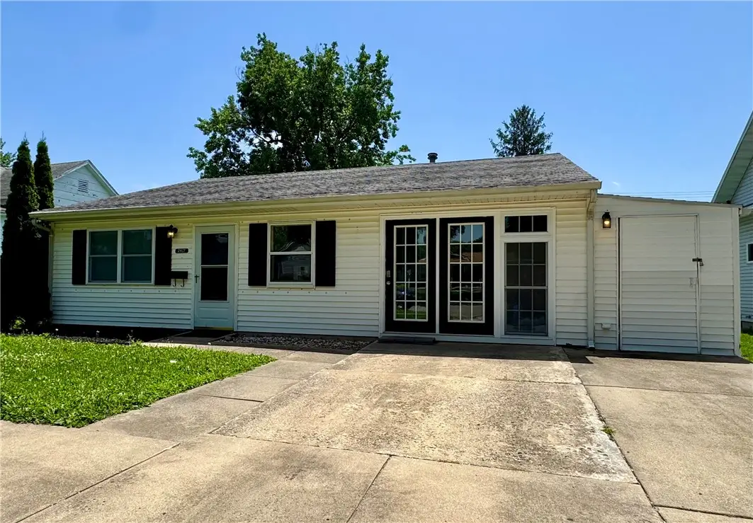 2617 Richmond Avenue, Mattoon, IL 61938 - #1