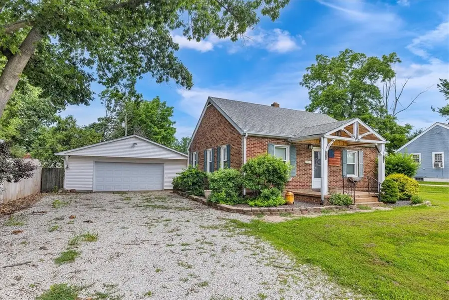 3320 E Chestnut Avenue, Decatur, IL 62521 - #2
