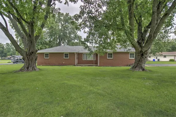 2220 Dunes Drive, Decatur, IL 62526