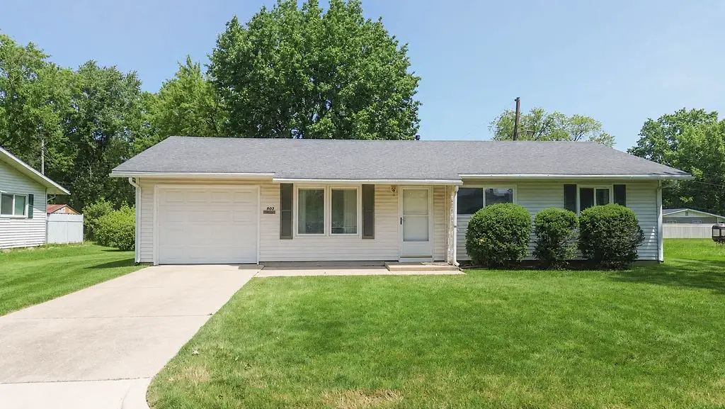 903 W Woodlawn Avenue, Danville, IL 61832 - #1