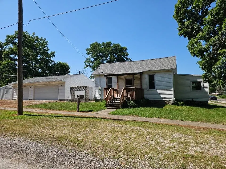 203 W North 7th Street, Shelbyville, IL 62565 - #1