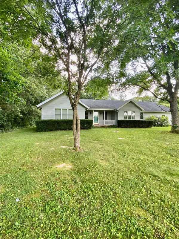 14951 875th Road, Effingham, IL 62401