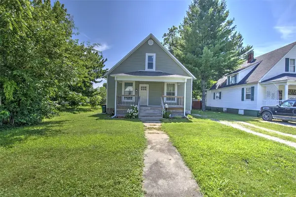 110 N Poplar Street, Assumption, IL 62510