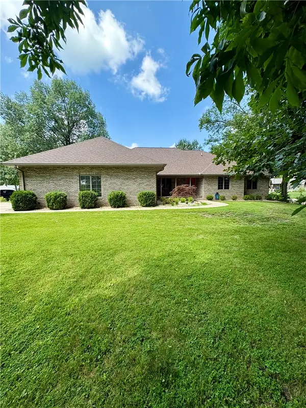 11411 Red Bud Lane, Paris, IL 61944