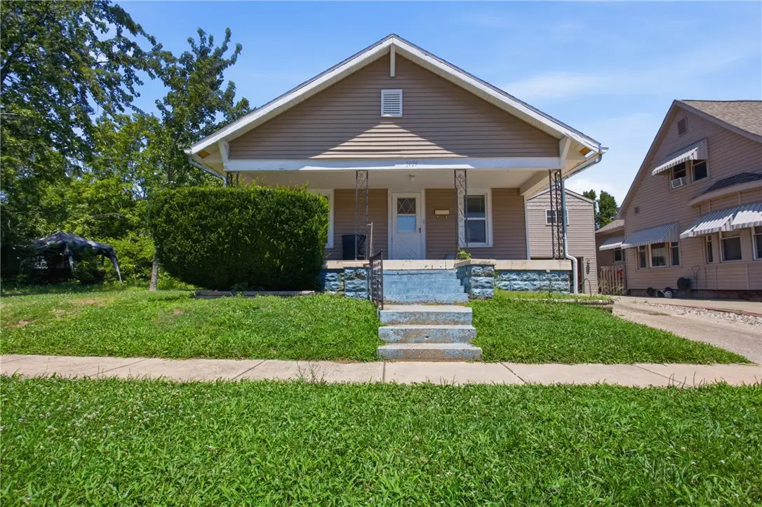1409 Monroe Avenue, Charleston, IL 61920 - #1