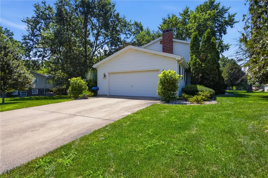 2101 Reynolds Drive, Charleston, IL 61920 - #3