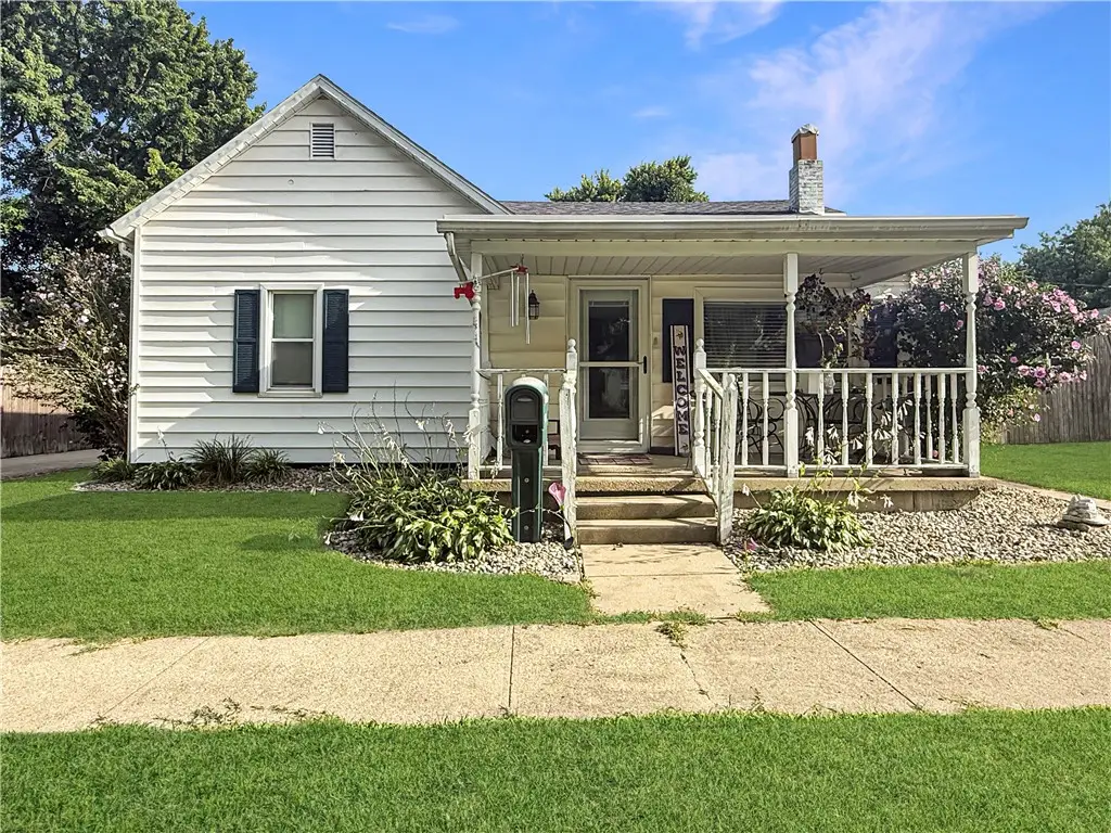 103 E Jefferson Avenue, Casey, IL 62420 - #1