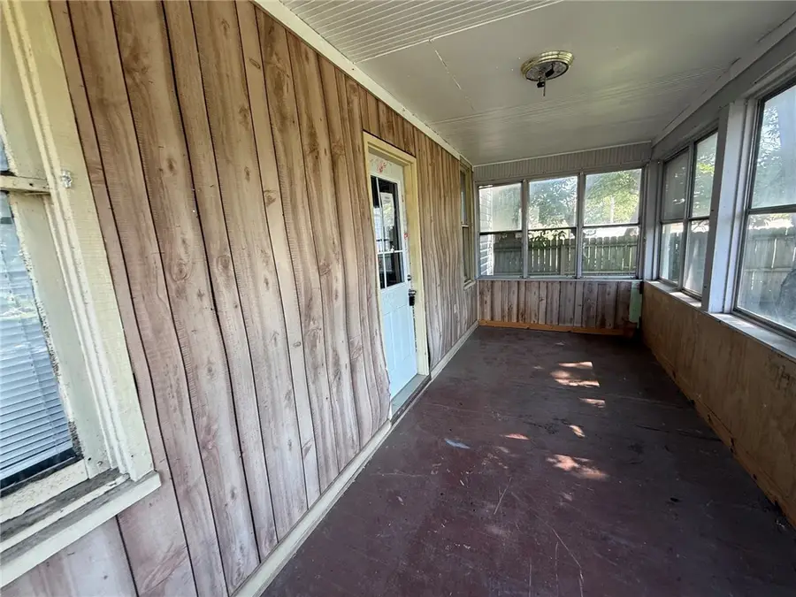 1208 Marshall Avenue, Paris, IL 61944 - #2