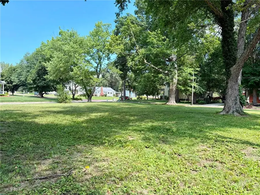 401 E Fifth Street, Pana, IL 62557 - #2