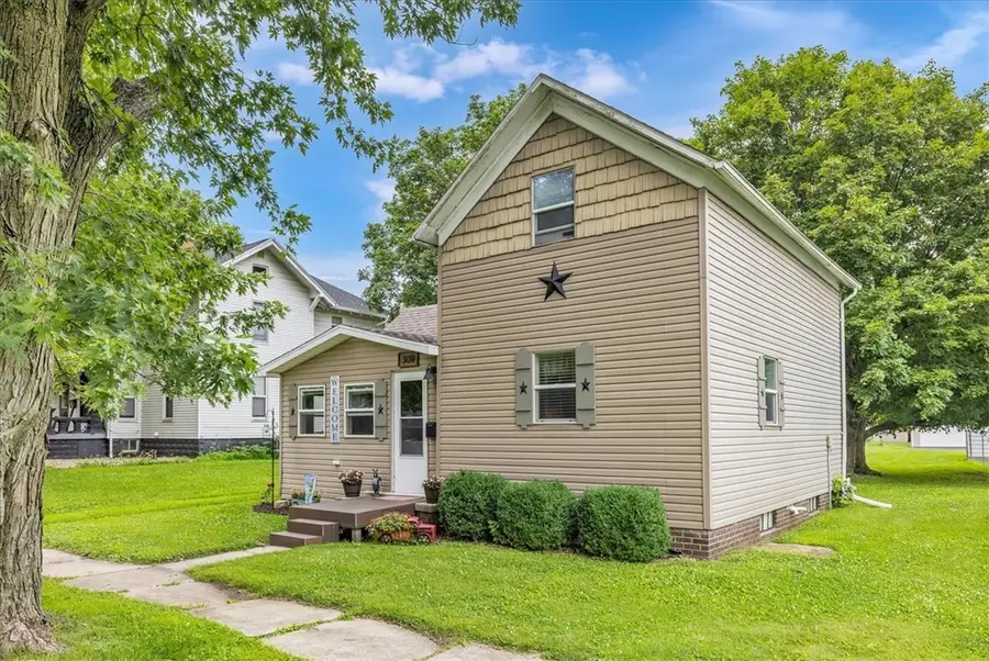 309 N Locust Street, Assumption, IL 62510 - #2