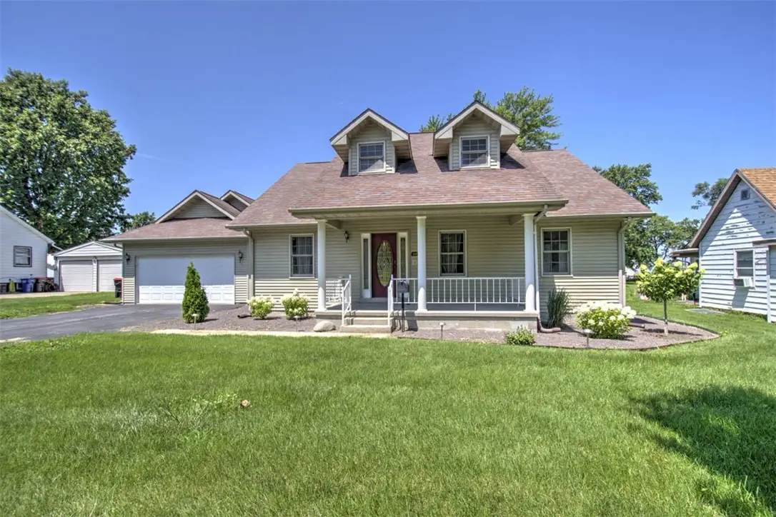 309 N Walnut Street, Assumption, IL 62510 - #1