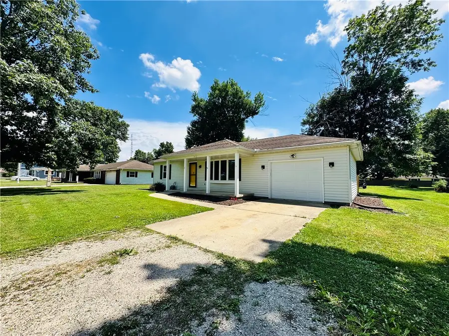 573 W 7th Street, Neoga, IL 62447 - #3