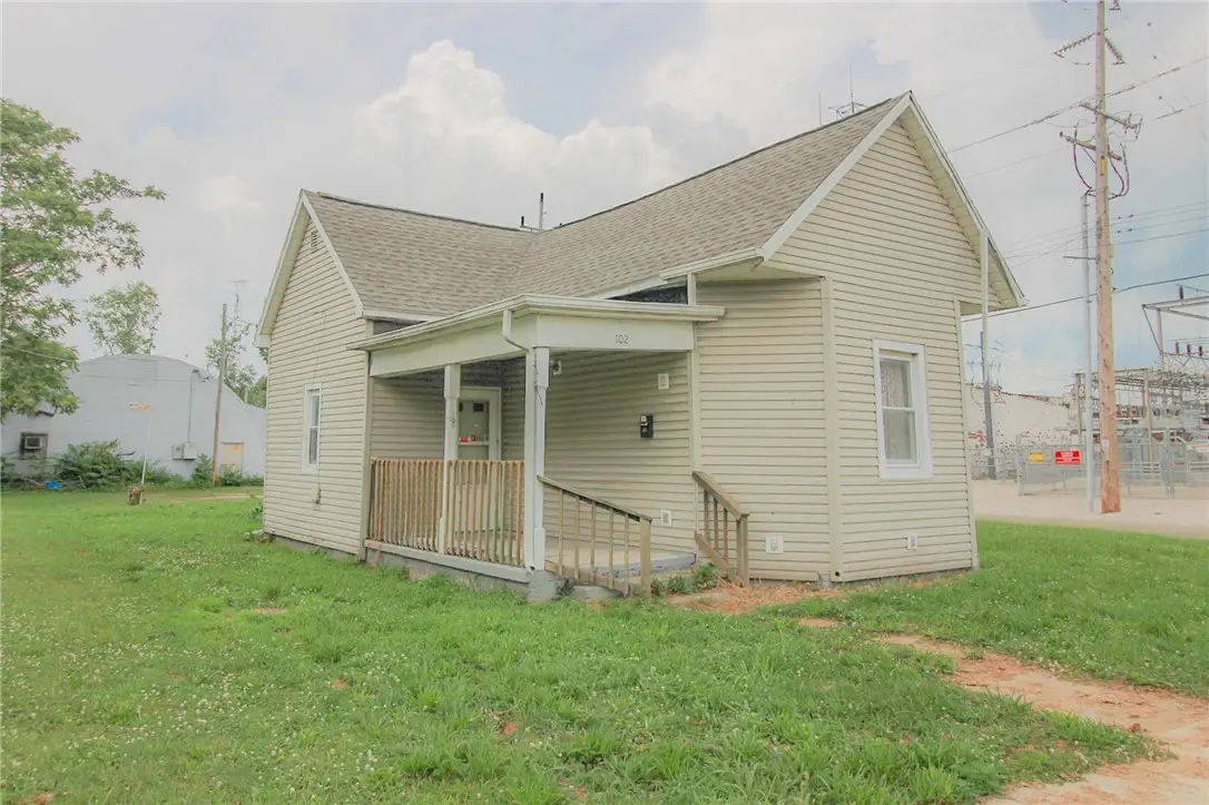 102 4th Street, Charleston, IL 61920 - #1