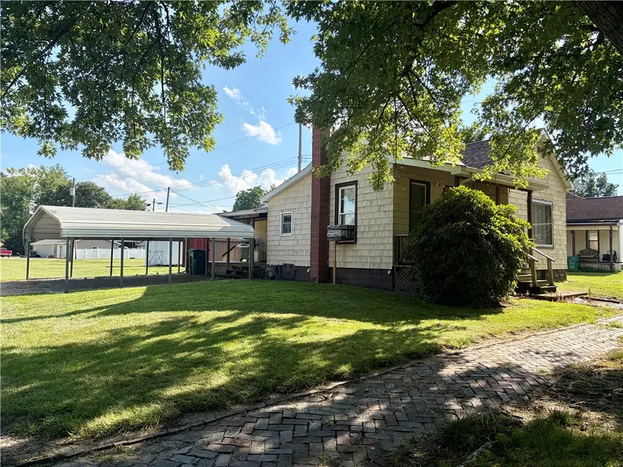401 W Third Street, Pana, IL 62557 - #3